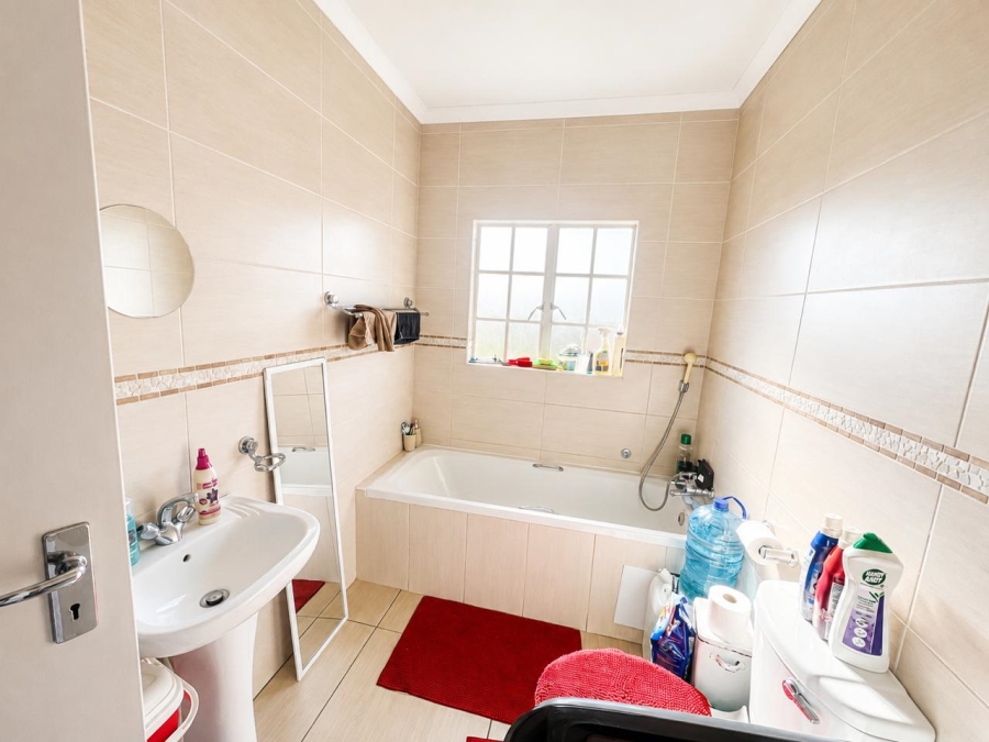 3 Bedroom Property for Sale in Waterkloof East North West